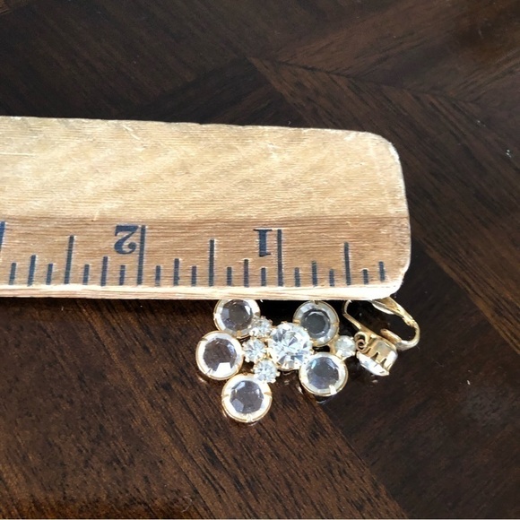 Vintage ClipOn Earrings - Picture 4 of 4